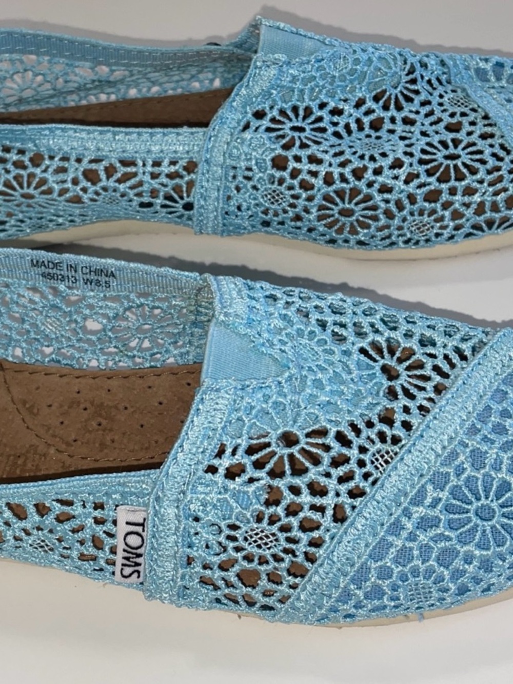 TOMS Women's Light Blue Crochet Slip-On Flats Size 8.5